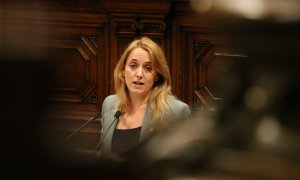 08/11/2022 - La consellera d'Economia, Natàlia Mas, en un ple recent del Parlament.