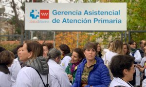 Instantes previos a la concentración frente a la Gerencia de Atención Primaria en Madrid para protestar por "la grave situación" de este nivel asistencial, a 21 de noviembre de 2022.