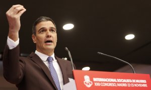 El presidente del Gobierno, Pedro Sánchez, da un discurso durante la jornada inaugural del XXII Congreso de la Internacional Socialista de Mujeres, este martes, en Madrid