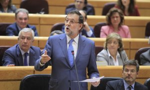 Mariano Rajoy, siendo presidente del Gobierno, interviene en la sesión de control al Gobierno en el Senado, el 28 de abril de 2015