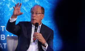 El CEO de BlackRock, Larry Fink, habla durante la apertura de la Clinton Global Initiative (CGI), celebrada en Nueva York en septiembre de 2022