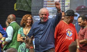 El presidente electo de Brasil, Luiz Inácio Lula da Silva, durante una reunión con recolectores de materiales de reciclaje en Sao Paulo, Brasil, el 15 de diciembre de 2022.