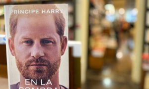 6/1/23 Un ejemplar de la biografía del príncipe Harry, en una librería de Barcelona.
