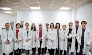 Foto de familia de los asistentes a una rueda de prensa para informar de las últimas novedades en la sede de Amyts, a 17 de enero de 2023, en Madrid (España).
