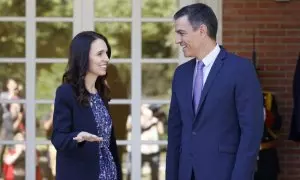 El presidente del Gobierno, Pedro Sánchez, y la primera ministra de Nueva Zelanda, Jacinda Ardern, en el Palacio de la Moncloa.