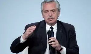El presidente argentino, Alberto Fernández, habla en el Foro de la Paz en París, Francia, el 11 de noviembre de 2022