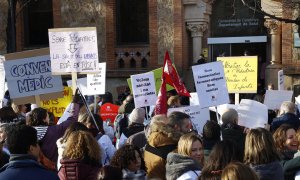 Metges manifestant-se davant del Departament de Salut.