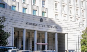 Fachada del Ministerio de Defensa donde se ha recibido un paquete bomba, a 1 de diciembre de 2022, en Madrid (España).