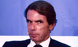 Aznar dice que no va a pedir perdón por apoyar la invasión de Irak y las redes le retratan: "¿Por qué la maldad está triunfando en el mundo?"