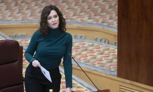 La presidenta de la Comunidad de Madrid, Isabel Díaz Ayuso, interviene durante un pleno en la Asamblea de Madrid. E.P./Alberto Ortega