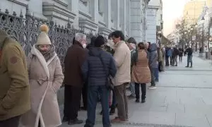 Colas en las sedes del Banco de España para comprar letras del Tesoro