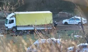 Cuerpos de inmigrantes al lado del camión en Bulgaria
