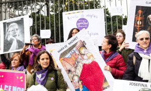 Imagen de archivo de un grupo de mujeres en las concentraciones organizadas por el colectivo Revuelta de Mujeres en la Iglesia en 2020.