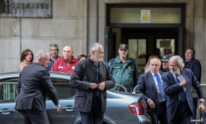 El ex presidente de la Junta de Andalucía, José Antonio Griñán, a su llegada al juicio del caso ERE en la Audiciencia Provincial de Sevilla, a 19 de noviembre del 2019.