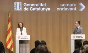 01/03/2023 - La consellera de Justícia, Drets i Memòria, Gemma Ubasart, i el director general de Memòria Democràtica, Alfons Aragoneses, en la presentació de la nova llei.