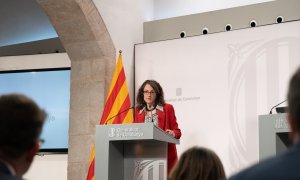 La consellera de Igualdad y Feminismos de la Generalitat, Tània Verge, durante la rueda de prensa en el Palau de la Generalitat, a 7 de marzo de 2023, en Barcelona