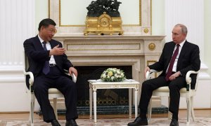El presidente ruso Vladimir Putin y el presidente chino Xi Jinping asisten a una reunión en el Kremlin en Moscú, Rusia, el 20 de marzo de 2023. Sputnik/Sergei Karpukhin/Pool vía REUTERS ATENCIÓN EDITORES