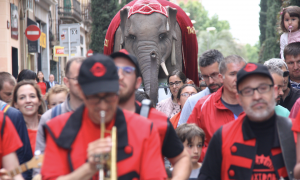 21-3-2023 Una imatge d'arxiu de la cercavila de l'espectacle Itinerant del Trapezi de Reus