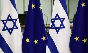 La bandera de Israel y la de la Unión Europea, juntas.