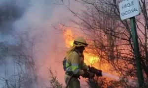 Cantabria lucha contra el fuego tras más de una veintena de incendios provocados esta noche