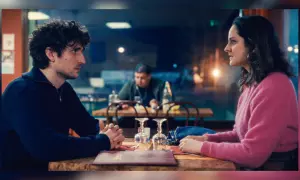 El cineasta Louis Garrel y Noémie Merlant, en una secuencia de la película