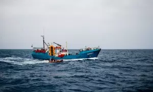 Imagen de archivo de una embarcación de Servicios civiles durante una operación de rescate de migrantes en el mar Mediterráneo, a 10 de marzo de 2022.