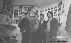 Luis Fernández Costilla, Fernando Soto, Eduardo Saborido, y Francisco Acosta en el interior de una celda de Carabanchel. Madrid, 1972.