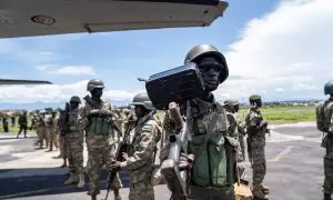 Un grupo de militares sudaneses desplegados en el Aeropuerto Internacional de Goma, en el este de la República Democrática del Congo, a 2 de abril de 2023.