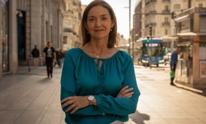 La candidata del PSOE al Ayuntamiento de Madrid, Reyes Maroto, en la Gran Vía tras la entrevista con Público.