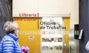 La puerta de la oficina donde se encuentra el servicio de reclamación de objetos perdidos.