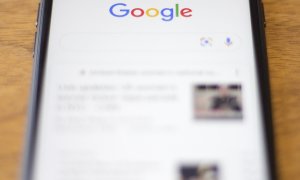 Fotografía del logotipo de Google en un teléfono, en Washington, DC, a 10 de julio de 2019.