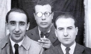 15/5/23 Francisco Fernández del Riego, en el centro, con Álvaro Cunqueiro (izquierda) y Ricardo Carvalho Calero.