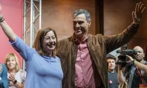 El presidente de Gobierno, Pedro Sánchez, junto a la presidenta del Govern balear y candidata, Francina Armengol participa este miércoles en un mitin del PSOE en la ciudad de Ibiza