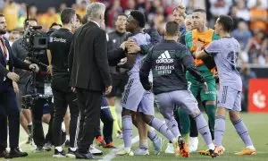 Vinicius Jr es expulsado durante el partido que disputan Valencia CF y Real Madrid, a 21 de mayo de 2023 en Mestalla (València).