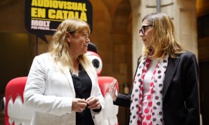 La consellera Garriga i la presidenta de la CCMA, Rosa Romà i Monfà, presenten un conveni per incrementar la presència de títols en català a les plataformes audiovisuals