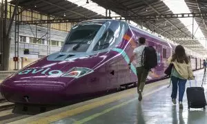 Imagen del tren Avlo en la estación Málaga-María Zambrano este jueves en Málaga.