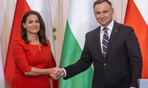 La presidenta húngara, Katalin Novak, y el presidente polaco, Andrzej Duda, tras una conferencia de prensa conjunta en Varsovia, a 17 de mayo de 2022.