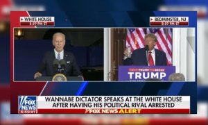 Una imagen creada a partir de la captura de pantalla del momento en que Joe Biden, presidente de Estados Unidos, es tildado de "aspirante a dictador" por la Fox