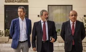 El torero Vicente Barrera, junto al líder deVox en País Valencià Carlos Flores, y el diputado en el Congreso, Ignacio Gil Lázaro el 13 de junio de 2023.