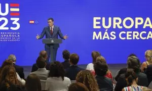El presidente del Gobierno, Pedro Sánchez, presenta las prioridades de la Presidencia española del Consejo de la UE que comenzará el próximo 1 de julio, este jueves en el Palacio de la Moncloa