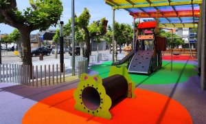 Finalizan las obras de acondicionamiento del parque infantil de Viares