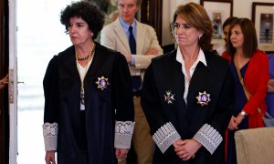 La fiscal de Sala de Derechos Humanos y Memoria Democrática, Dolores Delgado (d) y la fiscal María Ángeles Sánchez Conde (i).