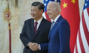 Foto de archivo de Xi Jinping con Joe Biden