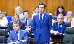 Juan Manuel Moreno Bonilla, presidente de la Junta de Andalucía, en el Parlamento.