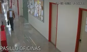 Omar Haouari captado por las cámaras de seguridad del Hospital Comarcal en Melilla