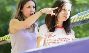 Irene Montero e Ione Belarra participan en la marcha del Orgullo en Madrid, a 1 de julio de 2023.