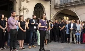 02/08/2023 Concentración frente al edificio del Ayuntamiento de Girona en repulsa por el asesinato machista de una vecina de la ciudad de Girona de 27 años