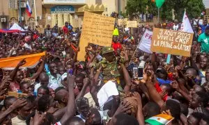 Manifestación en apoyo de los soldados golpistas de Niger y contra contra las sanciones internacionales en la capital Niamey.   REUTERS/Mahamadou Hamidou