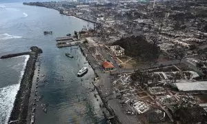 Una imagen aérea muestra la línea de costa asolada por los incendios forestales en Lahaina, al oeste de Maui (Hawái), a 10 de agosto de 2023