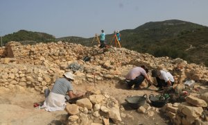 Una trentena de persones, divides en dos torns, treballen en la 25a campanya d'excavació al jaciment de Sant Jaume d'Alcanar